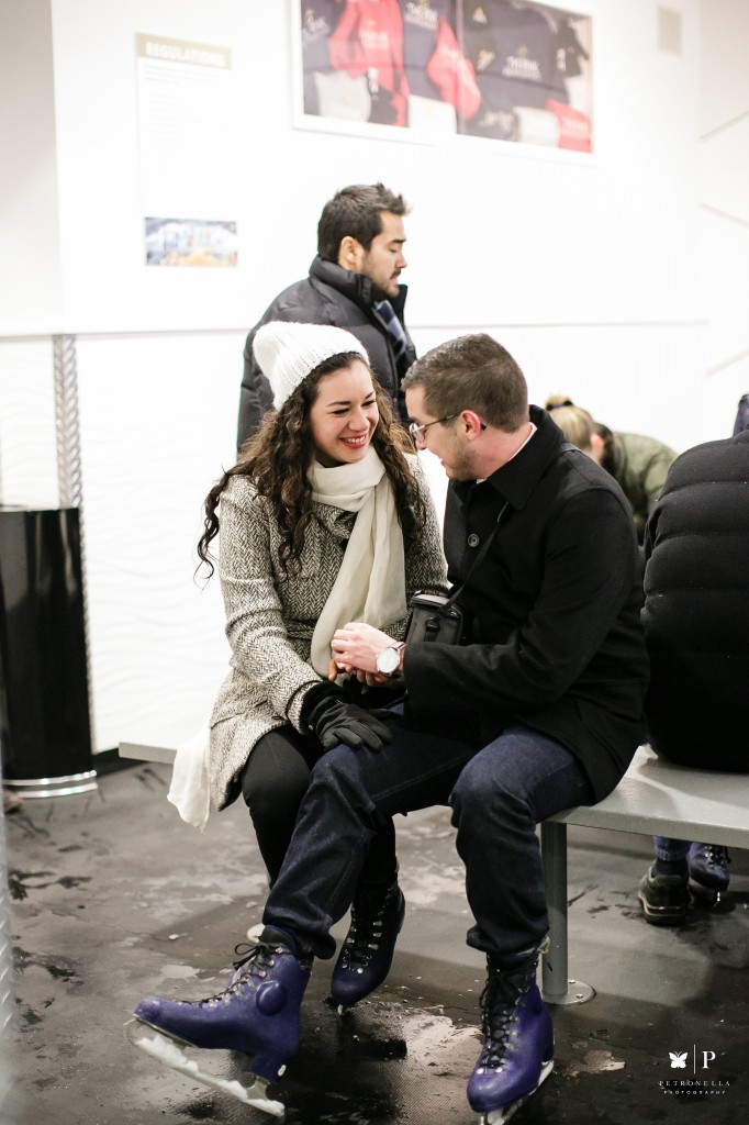 New York Rockefeller_Skating_Marriage_Proposal_Guillermo_Paola_Petronella_Photography (7)